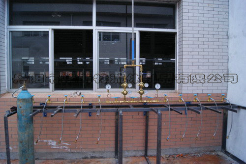 ����R����